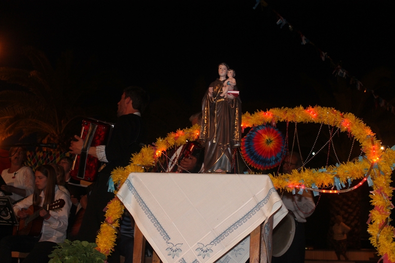 Cerca de 500 pessoas reuniram-se no Prado de Cavaleiros para comemorar a festa dos Santos Populares
