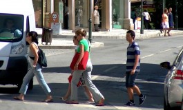 O verão é época alta para o comércio na cidade macedense. Fomos saber a opinião dos comerciantes. Uma reportagem para ver, na sua, ONDA LIVRE TV