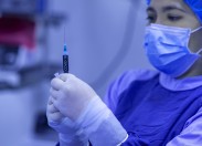 Regime de casa aberta para vacinas contra Covid-19 e gripe reduz faixas etárias a 5 de dezembro