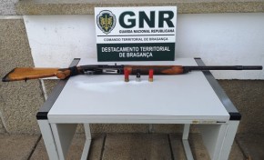 Homem detido por transporte de arma de forma ilegal no concelho de Bragança