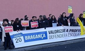 Professores juntaram-se em protesto esta manhã em Bragança