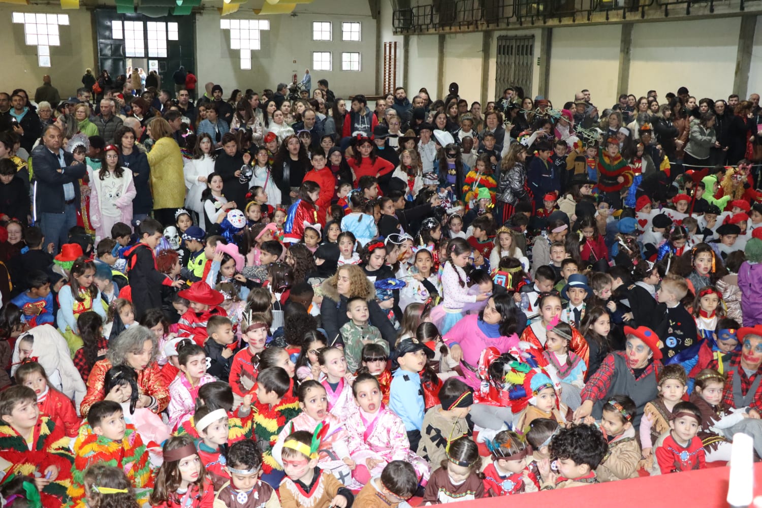 Cerca de 600 crianças festejaram o Carnaval esta manhã em Macedo de Cavaleiros